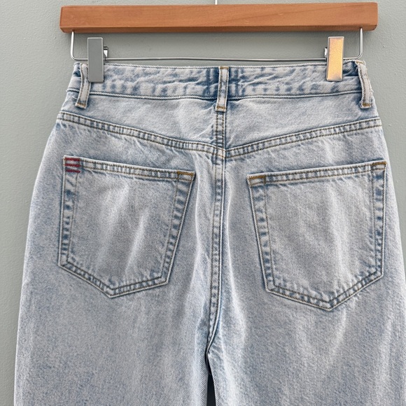 Urban Outfitters BDG Light Wash High-Rise Mom Jeans - Picture 5 of 10